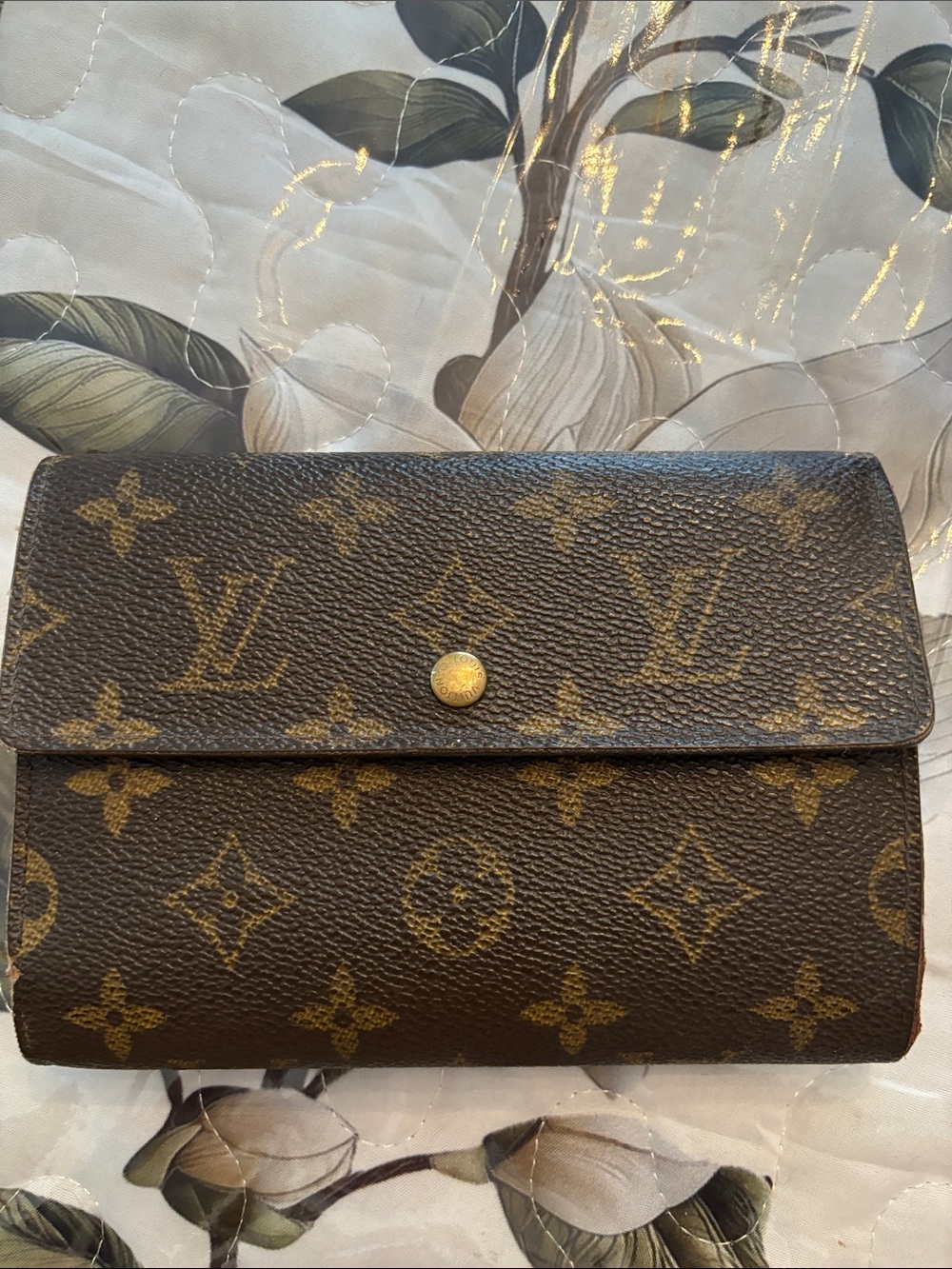 Louis Vuitton Brown Monogram Snap Passport Holder/Trifold Wallet